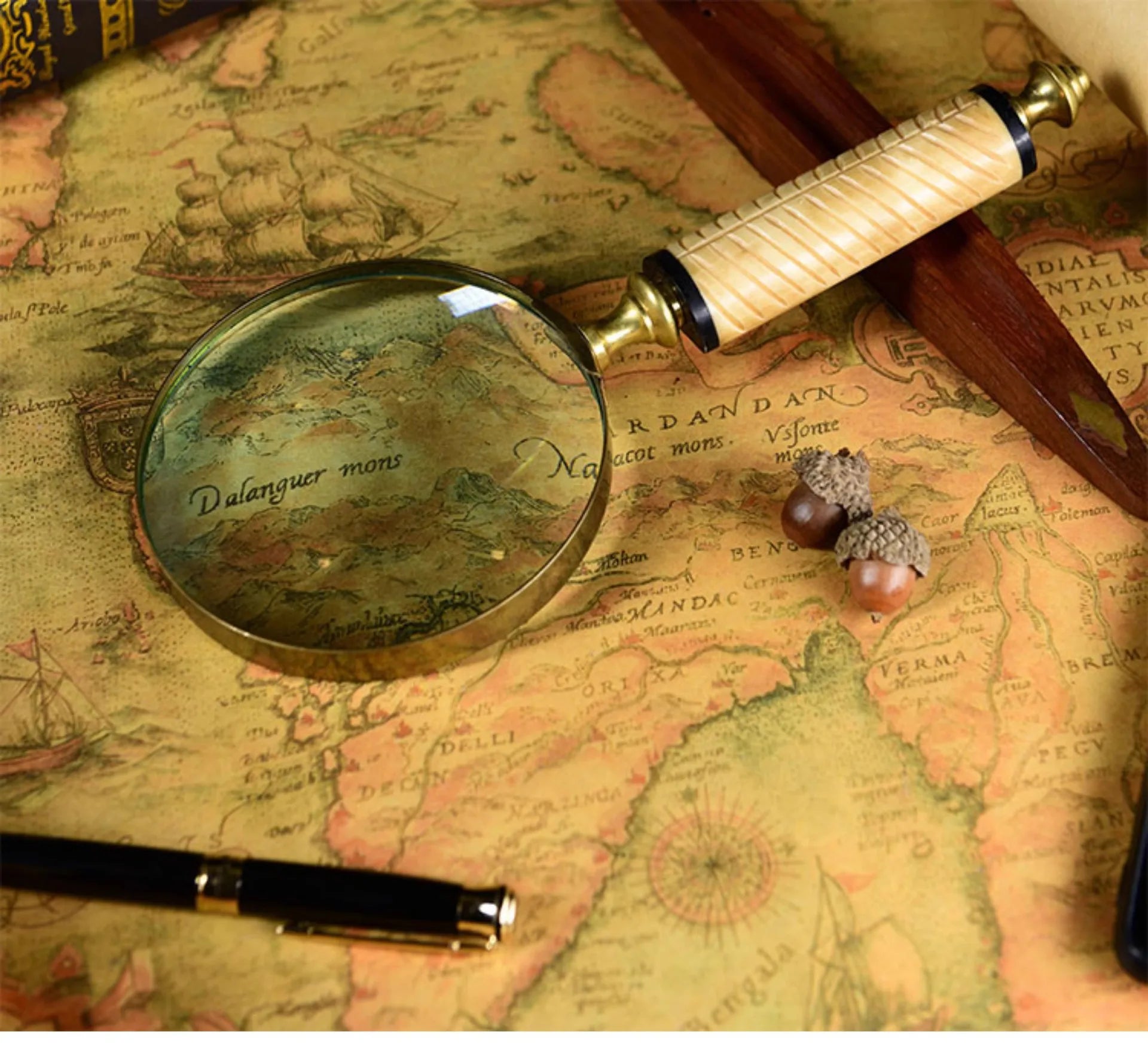 Household Goods, Retro Brass Horn Magnifying Glass, Sample Room, Soft Decoration, Props and Ornaments